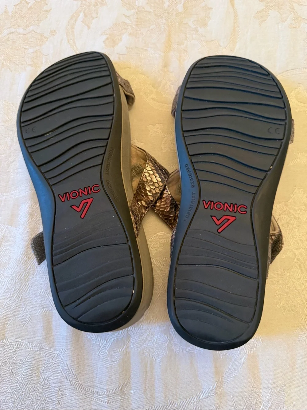 Vionic Women’s Pacific Ellie Metallic Snake Pewter Silver Comfort Sandals Size 8 - Picture 10 of 10